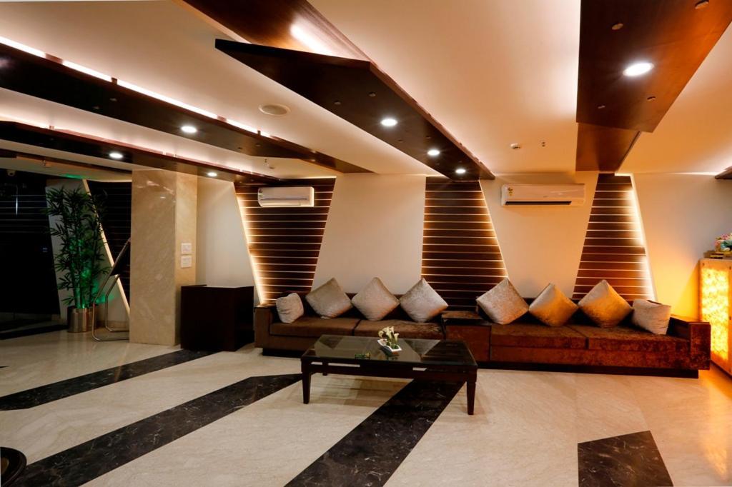 Airport La Sapphire Hotel & Restaurant Nuova Delhi Esterno foto