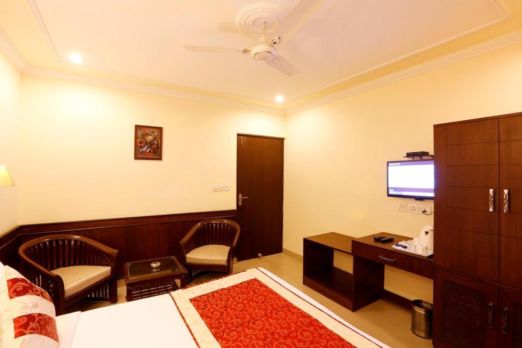 Airport La Sapphire Hotel & Restaurant Nuova Delhi Esterno foto