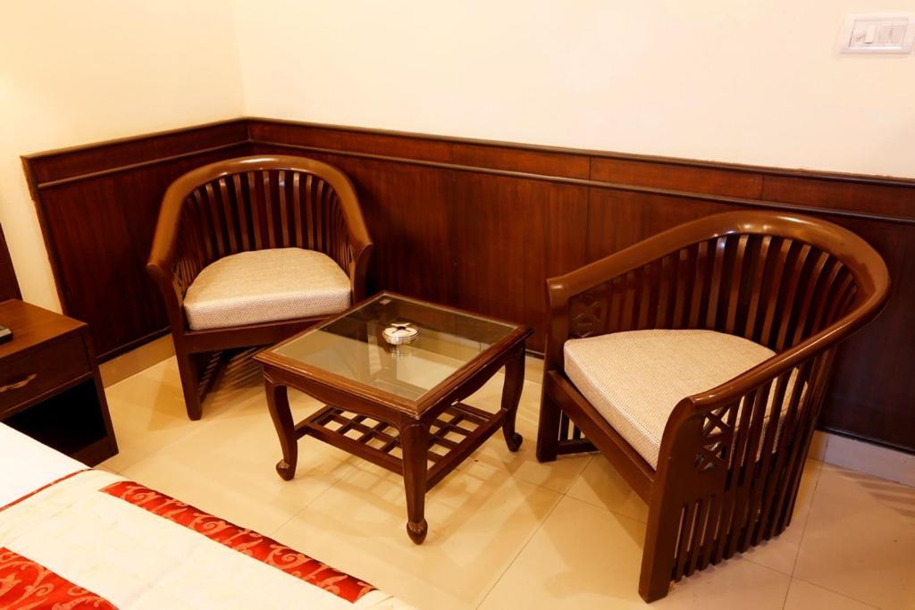 Airport La Sapphire Hotel & Restaurant Nuova Delhi Esterno foto