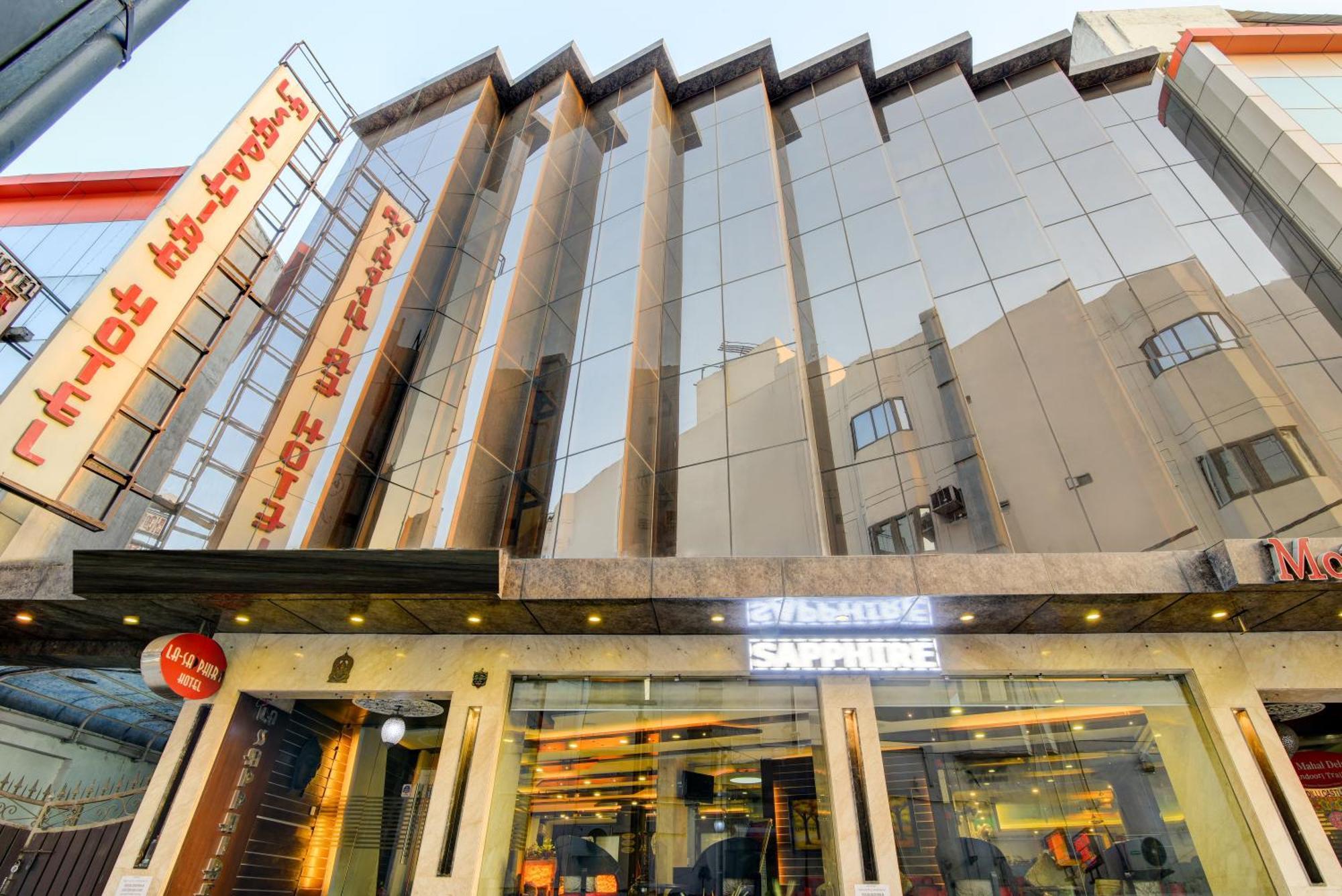 Airport La Sapphire Hotel & Restaurant Nuova Delhi Esterno foto