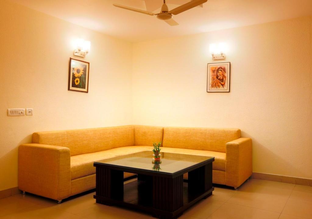 Airport La Sapphire Hotel & Restaurant Nuova Delhi Esterno foto