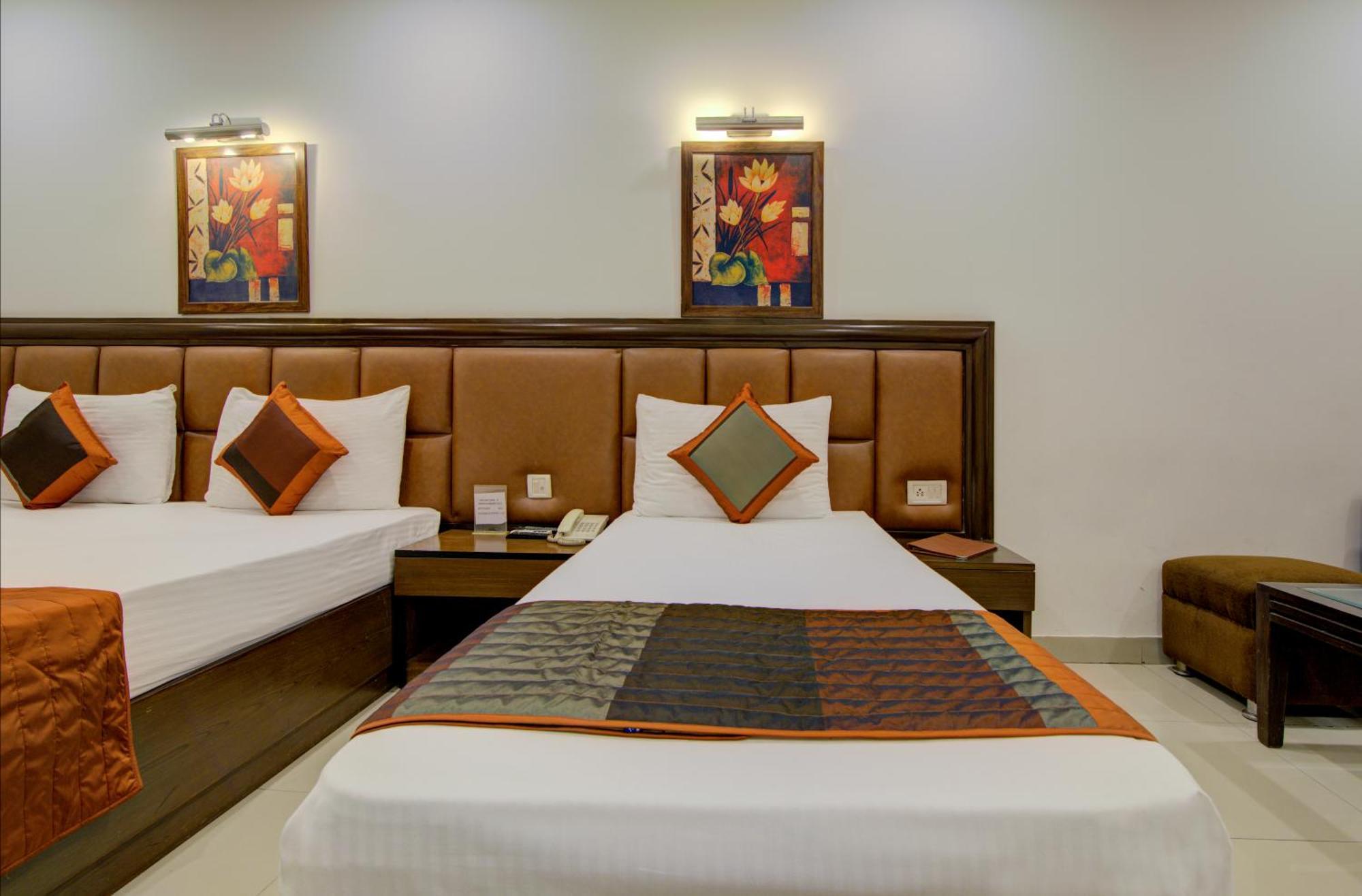 Airport La Sapphire Hotel & Restaurant Nuova Delhi Esterno foto