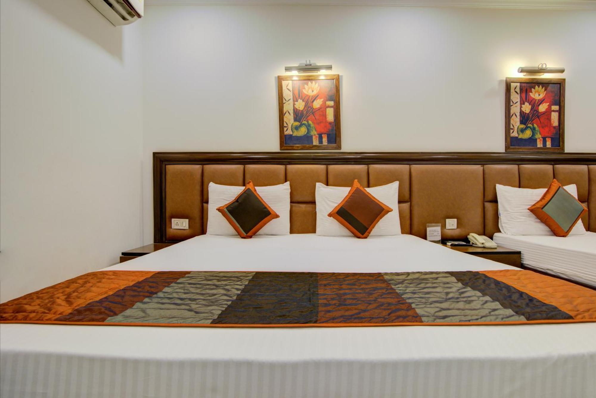Airport La Sapphire Hotel & Restaurant Nuova Delhi Esterno foto